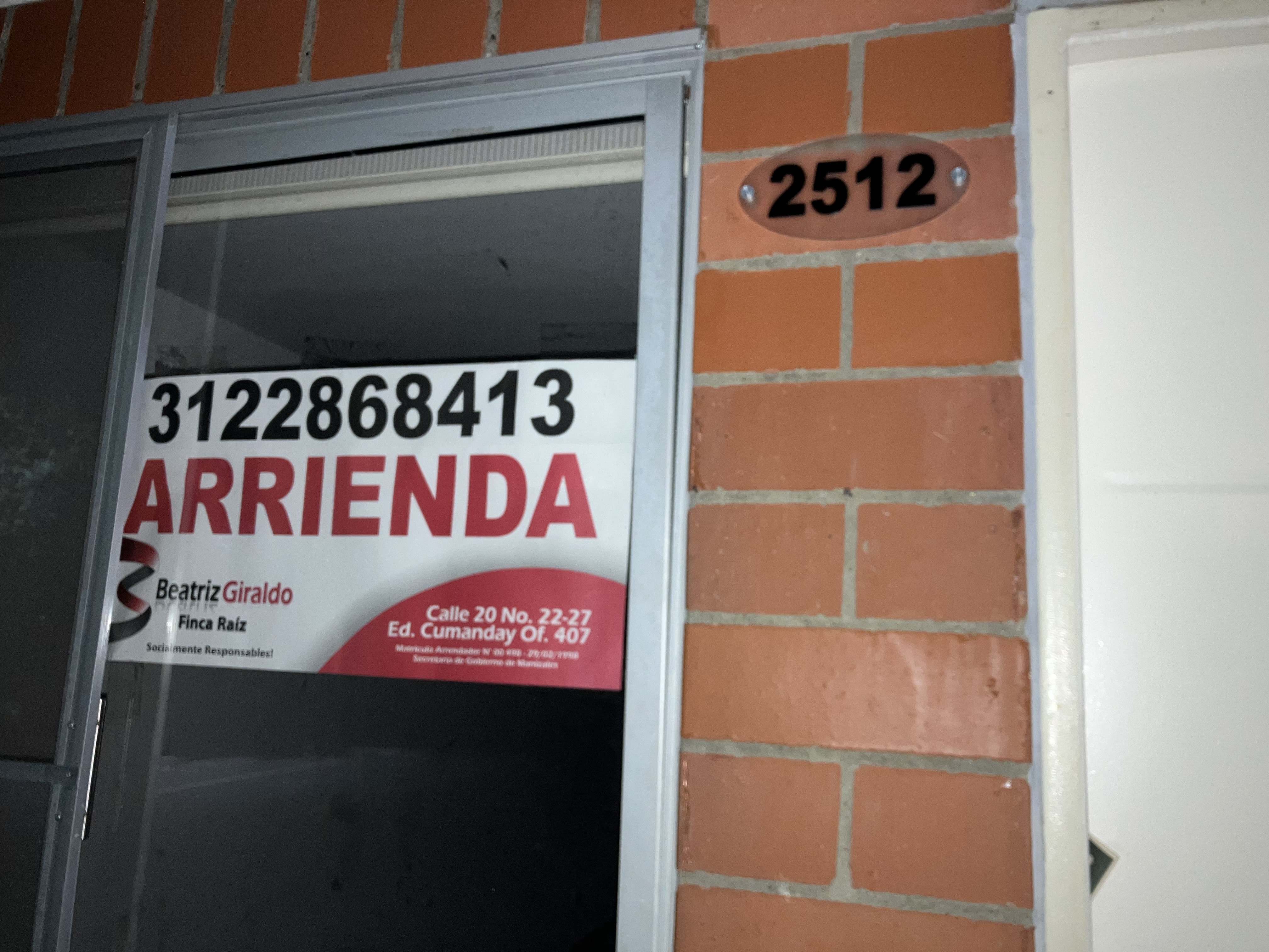 Foto de Casa de 2 pisos en conjunto cerrado
